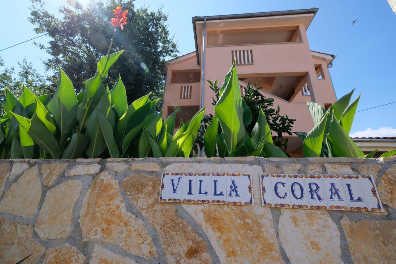 Apartments Coral, Klimno, Island Krk Buitenkant foto