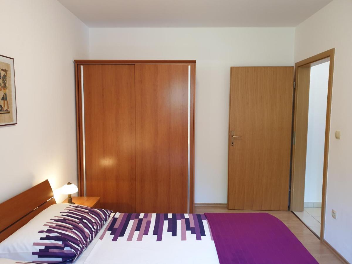 Apartments Coral, Klimno, Island Krk Buitenkant foto