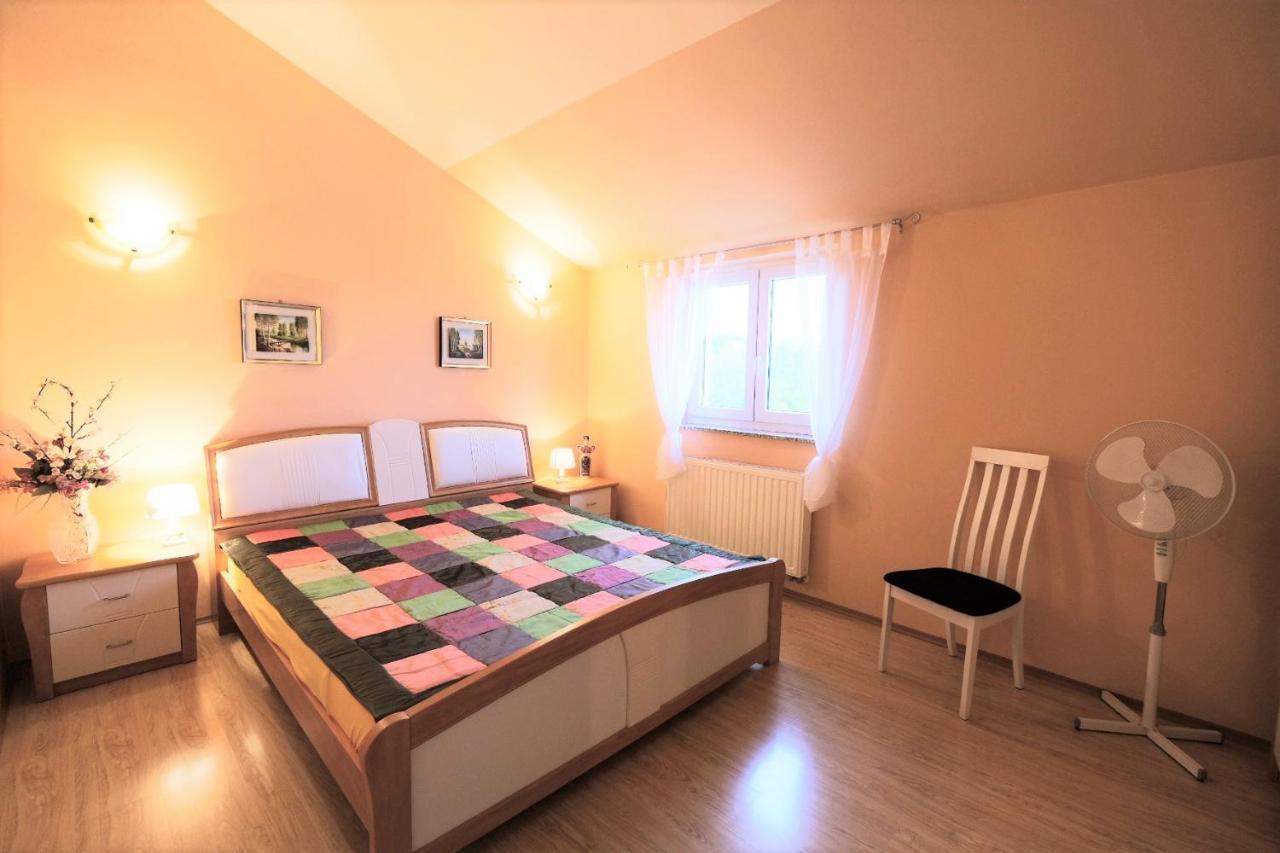 Apartments Coral, Klimno, Island Krk Buitenkant foto
