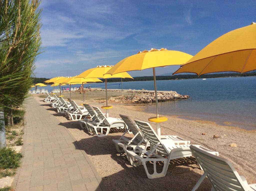Apartments Coral, Klimno, Island Krk Buitenkant foto